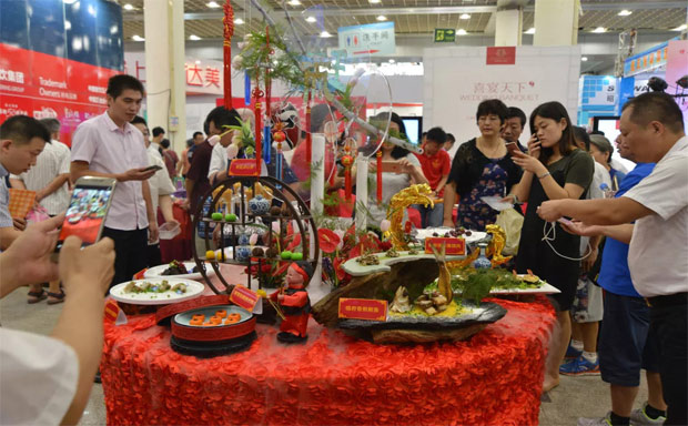 中國美食的風(fēng)向標(biāo)，餐飲業(yè)發(fā)展的領(lǐng)航者，中國美食節(jié)20年成就輝煌